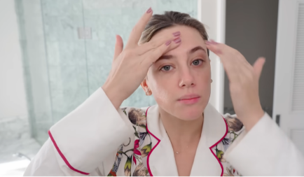 Suvo lice bez sjaja: Izaberite ove sastojke i lako ćete oporaviti kožu, biće prelepa i po ciči zimi